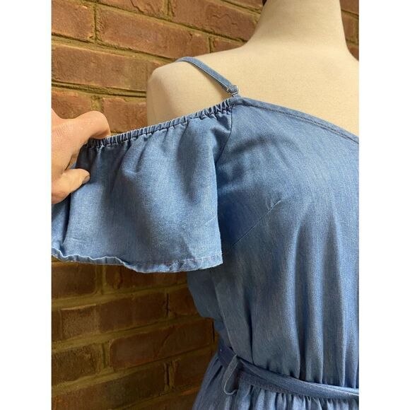 Love Tree Denim Chambray Cold Shoulder Faux Wrap Dress Size Medium - Picture 4 of 7